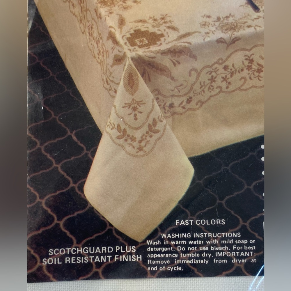 VTG Madeira Table Linen 51 X 70 Cotton Poly Permanent Press Scotchguard Gold - Picture 6 of 8
